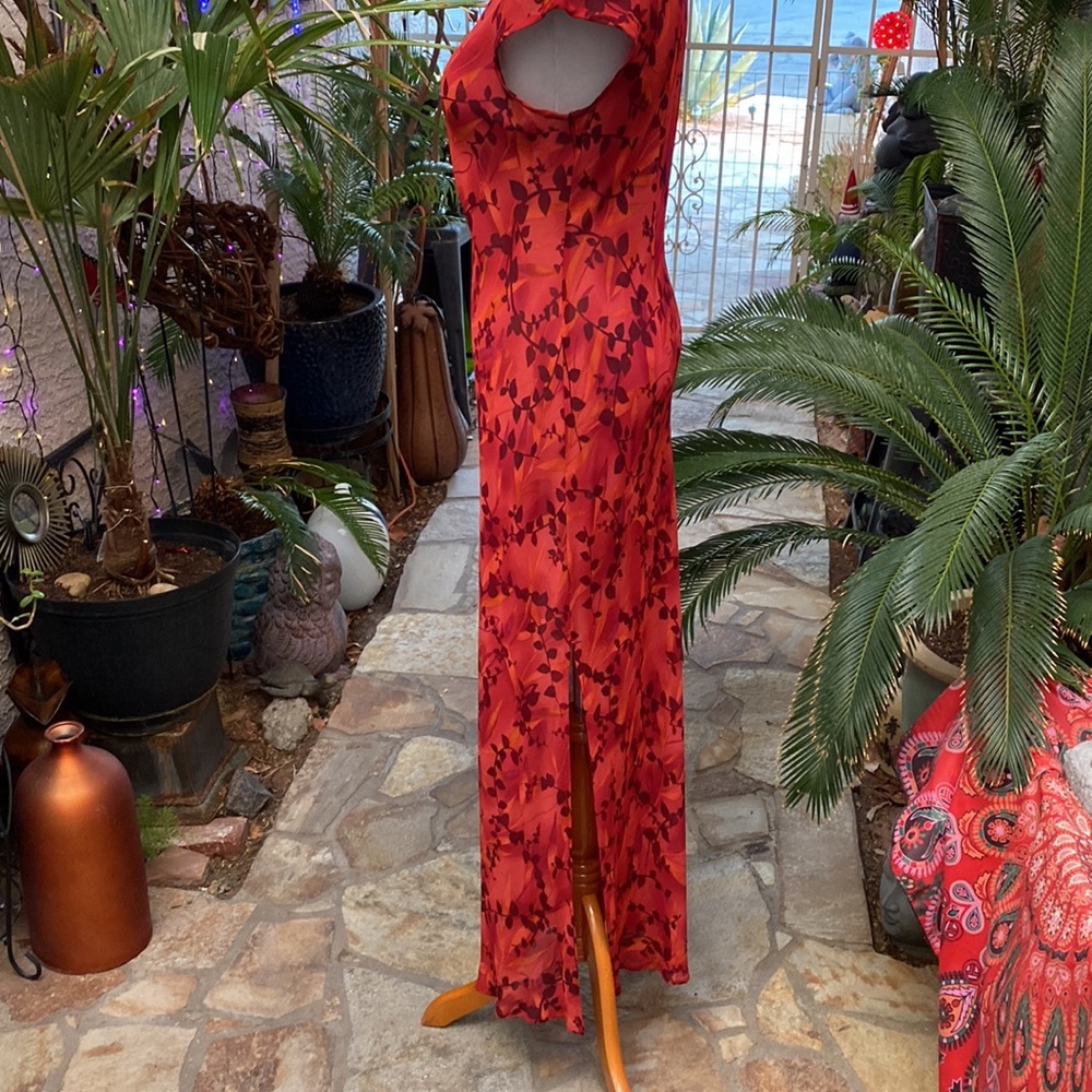 🧡🔻🧡ASIAN SEMI-SHEER RED-ORANGE IN COLOR STYLE DRESS🧡🔻🧡 - Picture 3 of 6